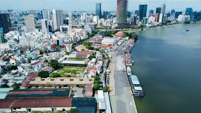 Nhà nước điều tiết, kiểm soát và quyết định giá đất sẽ xóa bỏ cơ chế “hai giá” và hạn chế đầu cơ, giúp ổn định thị trường, khơi thông nguồn lực cho phát triển.