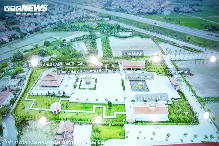 Bên cạnh không gian trưng bày truyền thống, nhà trưng bày còn ứng dụng công nghệ trình chiếu hiện đại, cho phép khách tham quan tương tác với các tư liệu số, theo dõi bộ phim phục dựng về cuộc đời, quá trình hoạt động cách mạng và sự hy sinh anh dũng của nữ Anh hùng liệt sĩ, qua đó giúp những câu chuyện lịch sử được tái hiện sinh động và gần gũi hơn với người xem.
