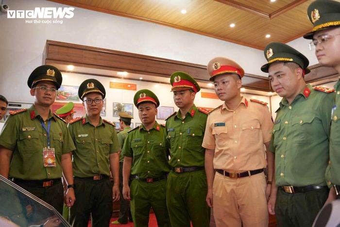 Nguồn tư liệu được sưu tầm từ các đơn vị thuộc Bộ Công an, Trung tâm Lưu trữ quốc gia, ngành văn hóa và nhiều nhân chứng lịch sử.