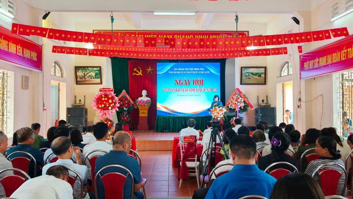 Sự kiện thu hút sự tham dự của đông đảo cán bộ, chiến sĩ và nhân dân địa phương. Ảnh PV