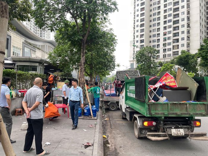 Các đợt ra quân bảo đảm trật tự, kỷ cương, văn minh đô thị, tập trung xử lý các điểm vi phạm kéo dài liên tục được triển khai. Ảnh: PV