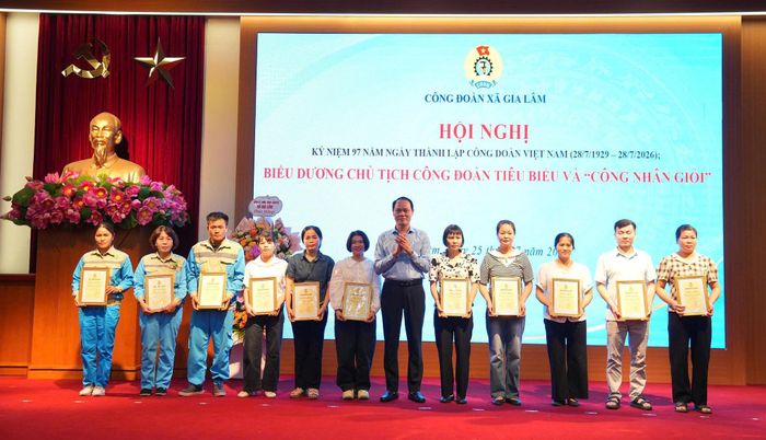 Biểu dương công nhân giỏi xã Gia Lâm năm 2026. Ảnh: P.V