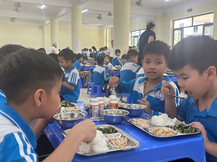 Sở Giáo dục và Đào tạo được giao chủ trì triển khai các nhiệm vụ liên quan đến tổ chức bữa ăn bán trú tại trường học. Ảnh: Vân Hà
