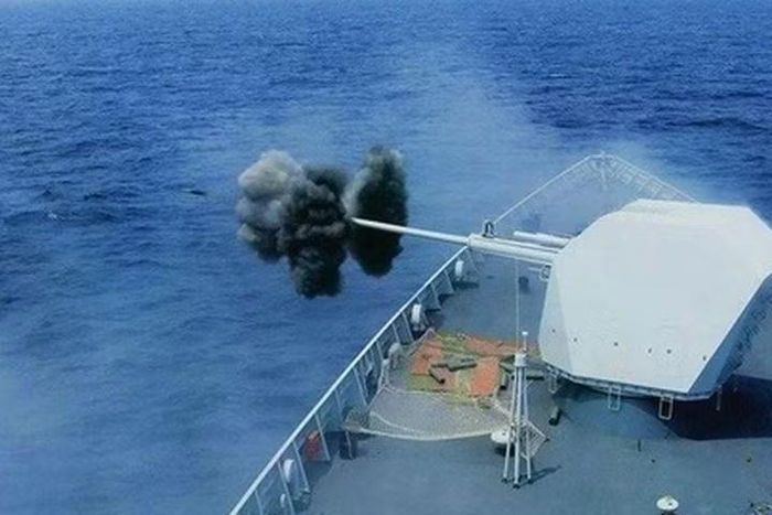 Pháo hải quân A-192M có tốc độ bắn 30 viên đạn mỗi phút. Tầm bắn tối đa khi tấn công các mục tiêu trên mặt đất và ven biển là khoảng 23 km, và mục tiêu trên không sẽ lên đến 18 km.