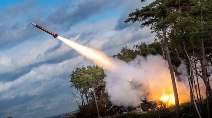Báo cáo của Trung tâm Nghiên cứu Chiến lược và Quốc tế (CSIS) từng ước tính Washington đã tiêu thụ từ 1.060 đến 1.430 tên lửa Patriot trong các cuộc xung đột gần đây, bao gồm cả hoạt động bảo vệ Israel và các căn cứ Mỹ trước các cuộc tấn công bằng tên lửa và UAV.