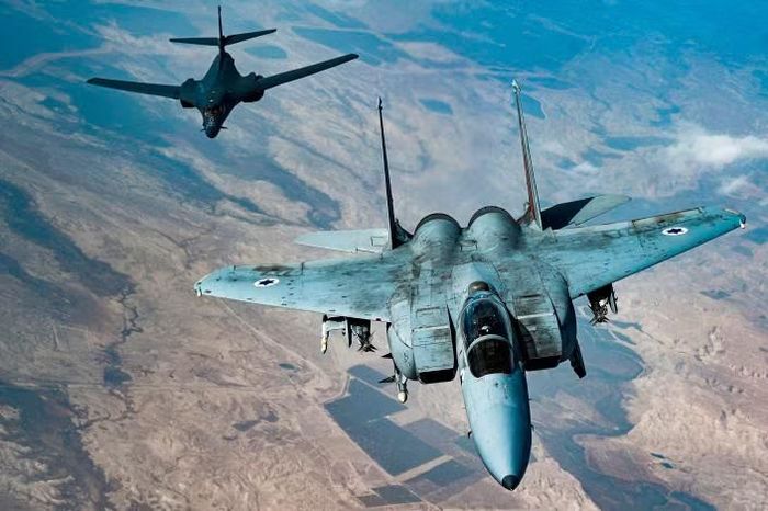 Mặc dù vậy, Bộ Tư lệnh Trung tâm Quân đội Mỹ (CENTCOM) không đề cập đến nhiệm vụ của máy bay ném bom chiến lược B-1B Lancer trong tuyên bố của mình về các cuộc tấn công mới diễn ra gần đây.