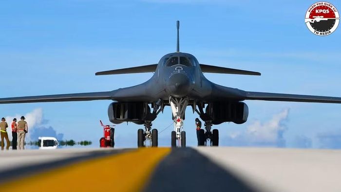 "CENTCOM đã tấn công các trung tâm điều hành, căn cứ hải quân, sân bay, kho chứa máy bay không người lái và hạ tầng hậu cần quân sự của Iran nhằm làm suy yếu hơn nữa khả năng đe dọa hoạt động vận tải thương mại ở eo biển Hormuz", thông báo cho biết.