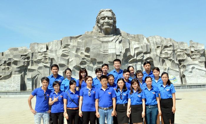 Tượng đài Bà mẹ Việt Nam Anh hùng tại thành phố Đà Nẵng. 
