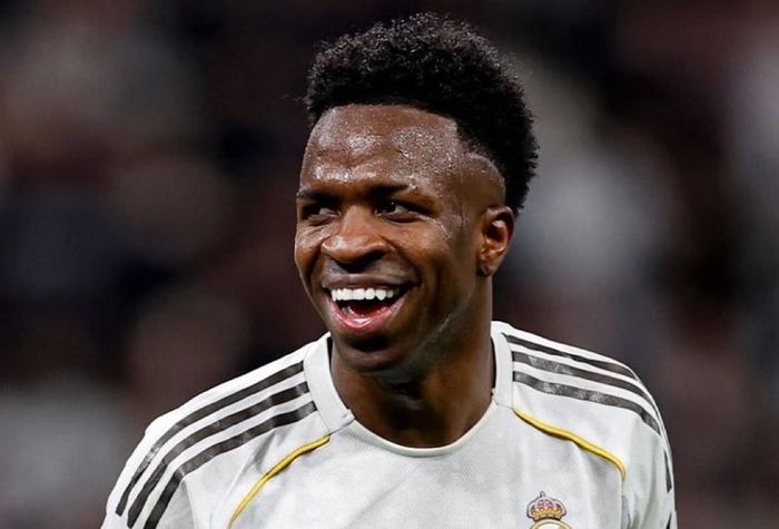 Vinicius ra điều kiện ở lại Real.