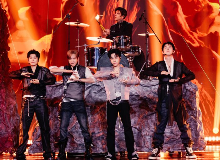 Team Quang Hùng MasterD gồm nam ca sĩ, Sơn.K, JSol và Song Luân. Ảnh: NSX.