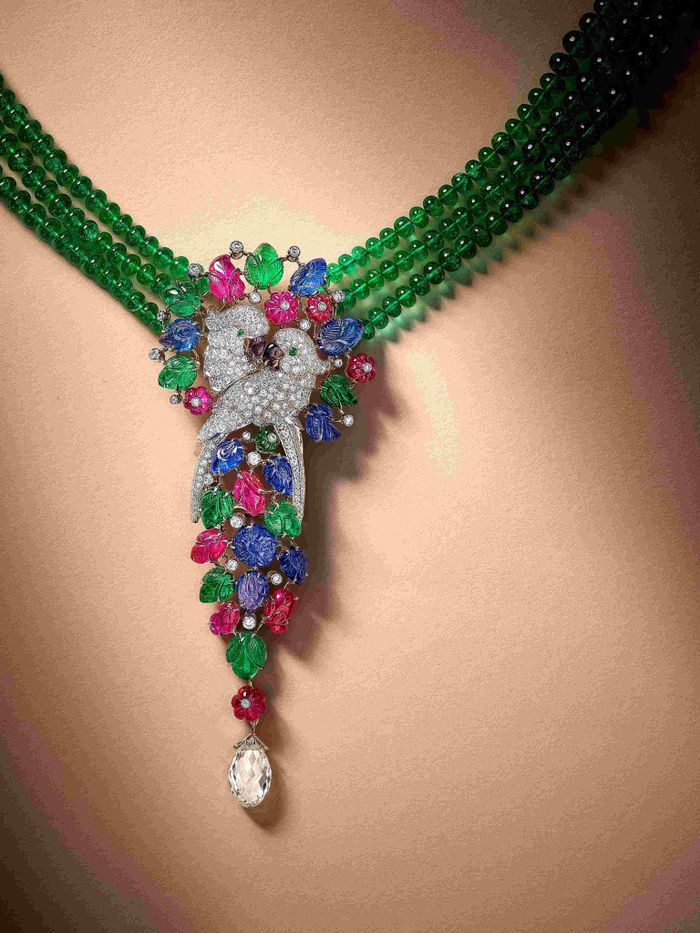  Dây chuyền Cartier Tutti Frutti được bán tại phiên đấu giá của Sotheby's, góp phần đưa thị trường đấu giá Hong Kong lập kỷ lục doanh số trong nửa cuối năm 2025. Ảnh: Sotheby's.
