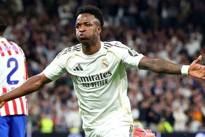 Real ra giá khủng cho Vinicius.
