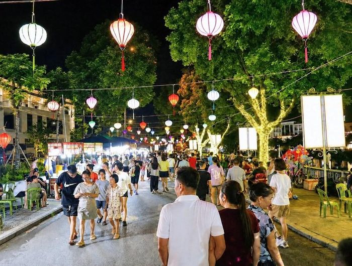 Việc đưa phố đi bộ vào hoạt động được kỳ vọng sẽ hình thành điểm đến quen thuộc vào mỗi dịp cuối tuần, từng bước phát triển du lịch đô thị, thúc đẩy kinh tế ban đêm, đồng thời góp phần xây dựng hình ảnh đô thị văn minh, năng động và thân thiện