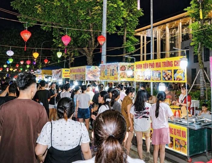 Thành công của những tuần đầu vận hành cho thấy Phố đi bộ Yên Bái không chỉ đáp ứng nhu cầu hưởng thụ văn hóa, vui chơi, giải trí của Nhân dân, mà còn là giải pháp hiệu quả để kích cầu du lịch, tạo sinh kế cho người dân thông qua hoạt động thương mại, dịch vụ, quảng bá sản phẩm địa phương