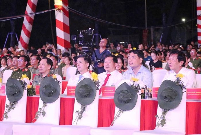 Lãnh đạo Bộ Công an và Thường trực Tỉnh ủy An Giang tham dự chương trình