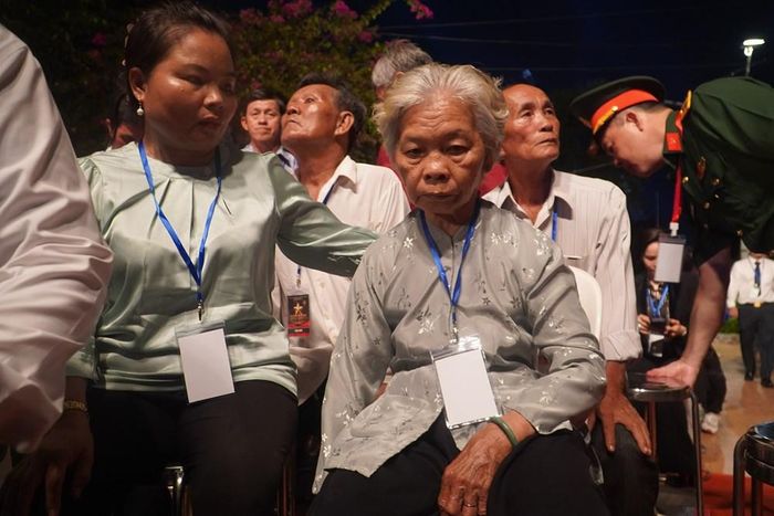 Bà Nguyễn Thị Lệ, vợ của liệt sĩ Huỳnh Văn Quên tại Chương trình