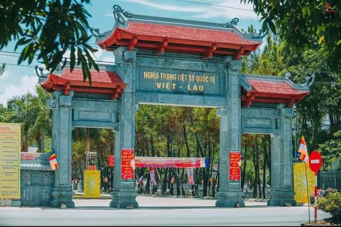 Nghĩa trang Liệt sĩ Việt - Lào