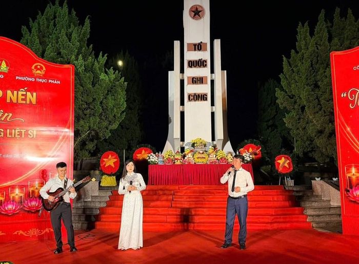 Tiết mục văn nghệ trong Chương trình "Tuổi trẻ viết tiếp bản hùng ca"