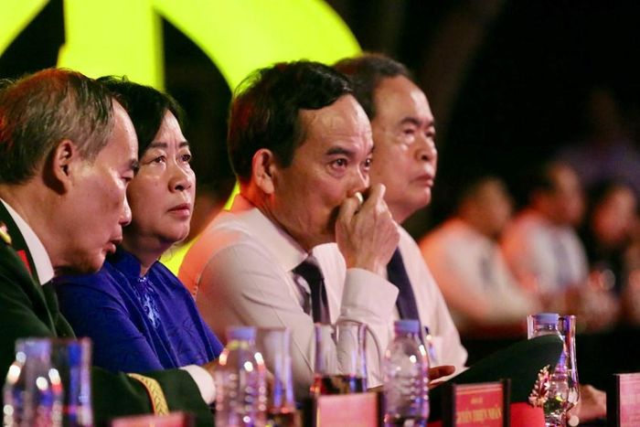 Chủ tịch Quốc hội Trần Thanh Mẫn và các lãnh đạo Đảng, Nhà nước dự Chương trình tại điểm cầu Công viên Lê Thị Riêng (TP. Hồ Chí Minh)