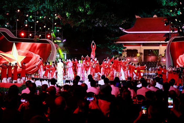 Chương trình cầu truyền hình tại Công viên Lê Thị Riêng, Thành phố Hồ Chí Minh. Ảnh: Doãn Tấn - TTXVN