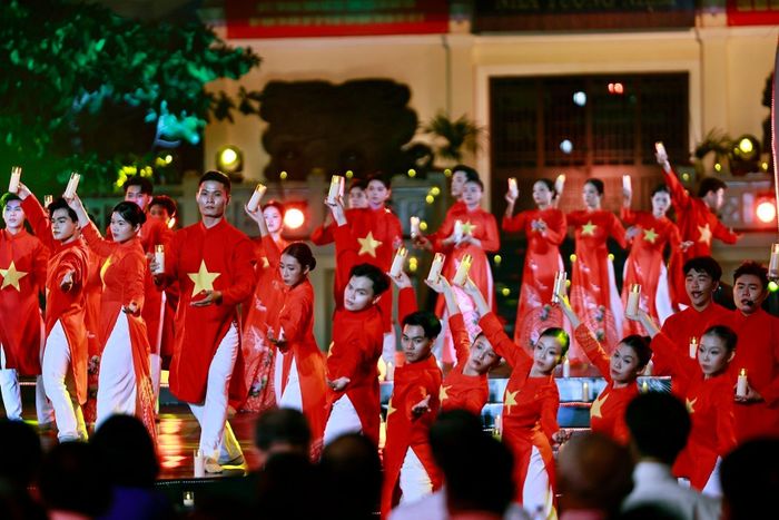 Chương trình cầu truyền hình tại Công viên Lê Thị Riêng, Thành phố Hồ Chí Minh. Ảnh: Doãn Tấn - TTXVN