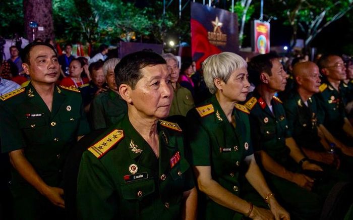 Các cựu chiến bính dự chương trình tại điểm cầu Tượng đài Bắc Sơn (Hà Nội)