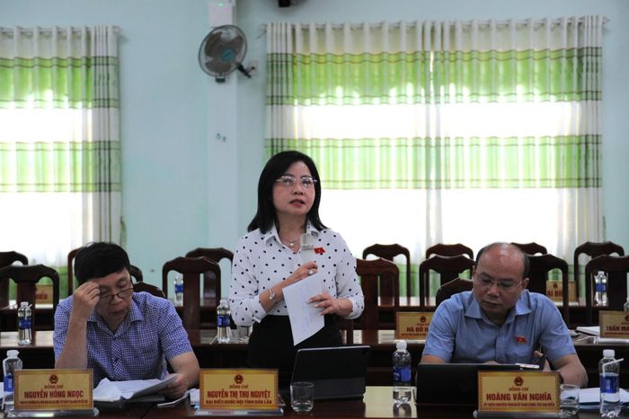 Phó Trưởng Đoàn đại biểu Quốc hội chuyên trách tỉnh Đắk Lắk Nguyễn Thị Thu Nguyệt phát biểu