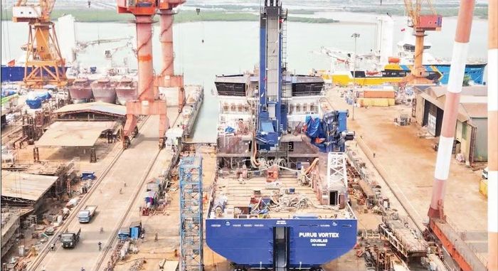 Tàu dịch vụ điện gió hiện đại CSOV được đóng tại Nhà máy Đóng tàu Hạ Long.