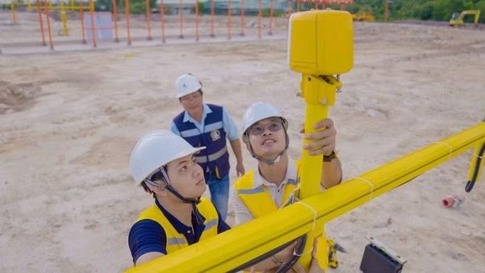 Đèn hiệu sử dụng công nghệ LED thế hệ mới, tuổi thọ thiết kế khoảng 50.000 giờ (tương đương 12-15 năm khai thác).