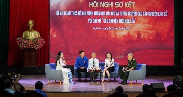 Điểm nhấn của Hội nghị là chương trình giao lưu giữa các nhân chứng lịch sử với những người trẻ đang trực tiếp tham gia lưu giữ, phục dựng và lan tỏa ký ức.