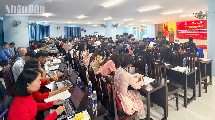 Các chuyên gia tập trung thảo luận về tính tất yếu của việc nâng cao năng lực quản trị hiện đại của Nhà nước xã hội chủ nghĩa trong kỷ nguyên số.