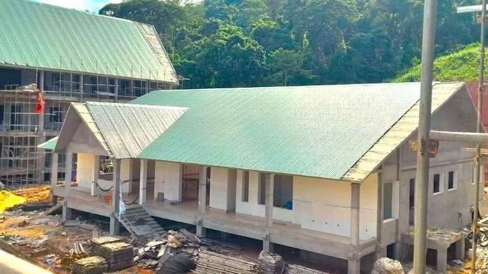 Hạng mục nhà ăn tại dự án Trường phổ thông nội trú tiểu học và trung học cơ sở cấp xã Thượng Trạch vừa hoàn thành.
