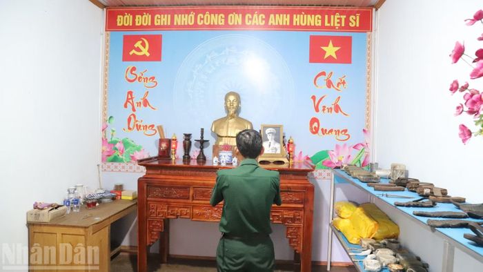 Vào các ngày rằm và mồng 1 hằng tháng, các cán bộ, chiến sĩ Đội K51 dâng hương tưởng nhớ Chủ tịch Hồ Chí Minh, Đại tướng Võ Nguyên Giáp và các Anh hùng liệt sĩ trong căn phòng cất giữ các di vật liệt sĩ trong doanh trại đơn vị.