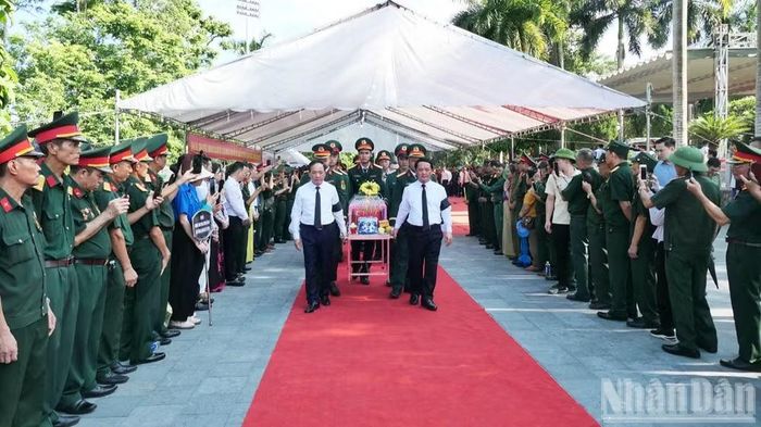 Tuyên Quang tổ chức Lễ truy điệu và an táng hài cốt liệt sĩ.