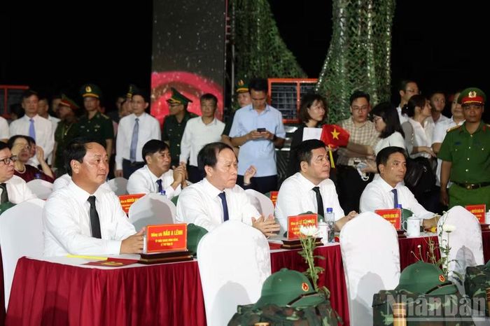 Các đồng chí lãnh đạo Đảng, Chính phủ, Quốc hội dự tại điểm cầu Tuyên Quang.