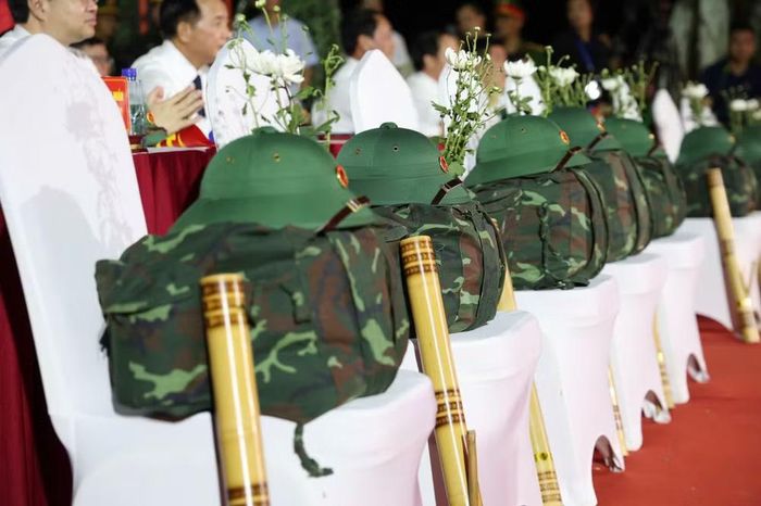 Hàng ghế danh dự tại chương trình tưởng nhớ các Anh hùng liệt sĩ.