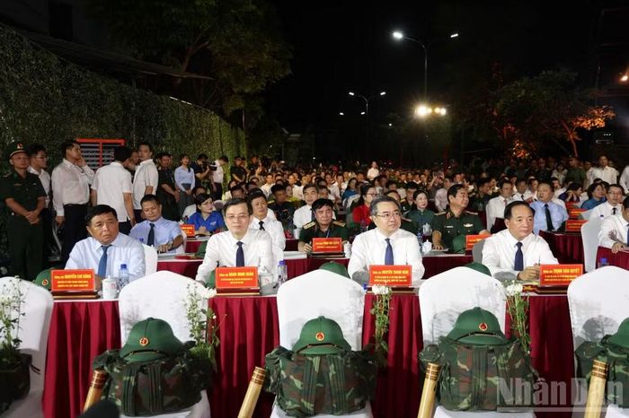 Các đồng chí lãnh đạo Đảng, Chính phủ, Quốc hội dự tại điểm cầu Tuyên Quang.
