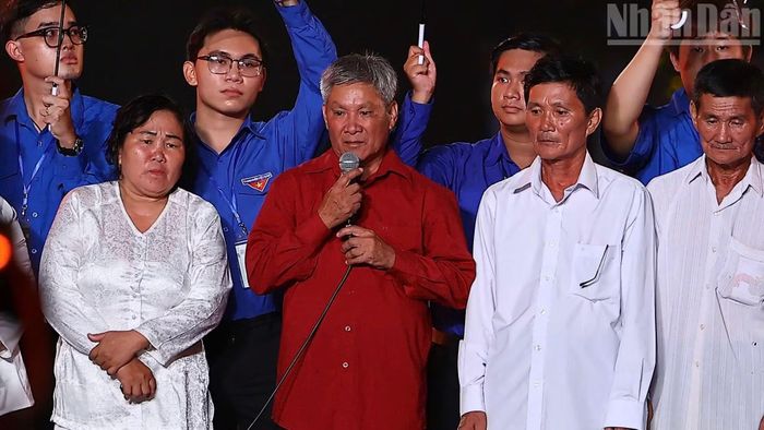 Ông Huỳnh Văn Nhỏ, em trai liệt sĩ Huỳnh Văn Quên, xúc động chia sẻ: "60 năm chờ đợi đằng đẵng kể từ ngày anh tôi ra đi ở tuổi 16, cuối cùng người lính kiên trung cũng đã được trở về trong vòng tay ấm áp của gia đình".