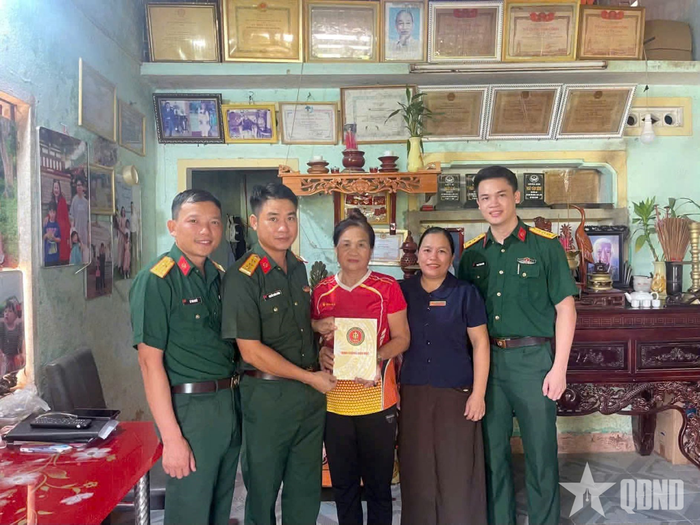  Các đoàn công tác Lữ đoàn 88 thăm hỏi, động viên và tặng quà gia đình chính sách, người có công với cách mạng. 