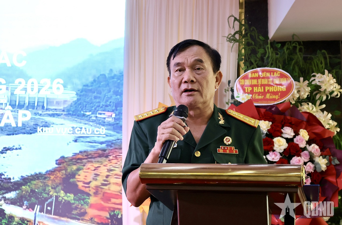 CCB Ngô Văn Liệu báo cáo kết quả hoạt động của Hội thời gian qua. 