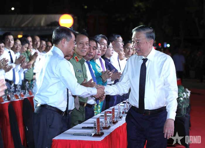 Tổng Bí thư, Chủ tịch nước Tô Lâm dự chương trình tại điểm cầu Hà Nội. Ảnh: VIẾT CHUNG