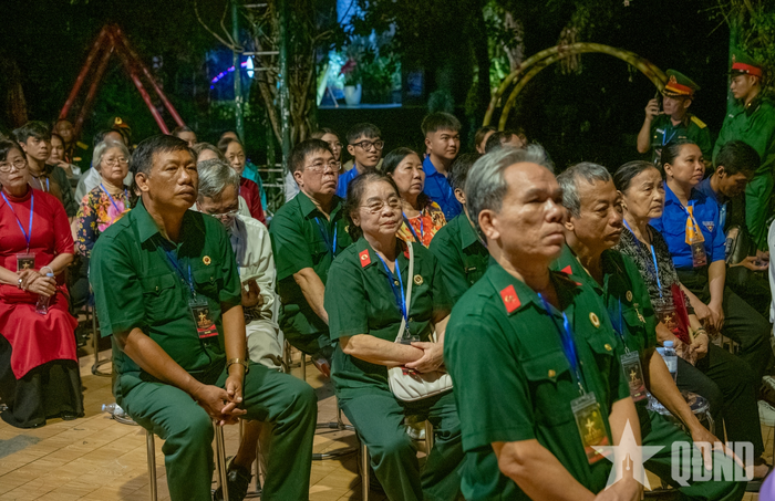 Các cựu thanh niên xung phong dự chương trình tại điểm cầu TP Hồ Chí Minh. Ảnh: LÂM HIỂN