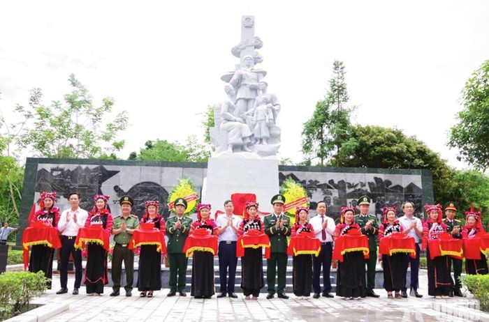 Khánh thành công trình sửa chữa, nâng cấp Khu tưởng niệm Anh hùng liệt sĩ Trần Văn Thọ.