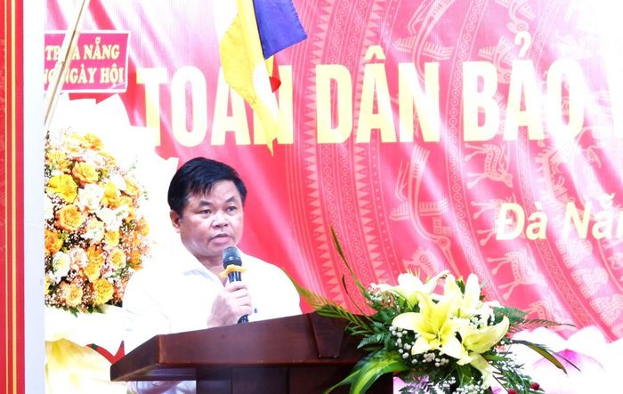 Phó Chủ tịch UBND phường Cẩm Lệ Nguyễn Phước Sơn phát biểu tại Ngày hội. Ảnh: P.T