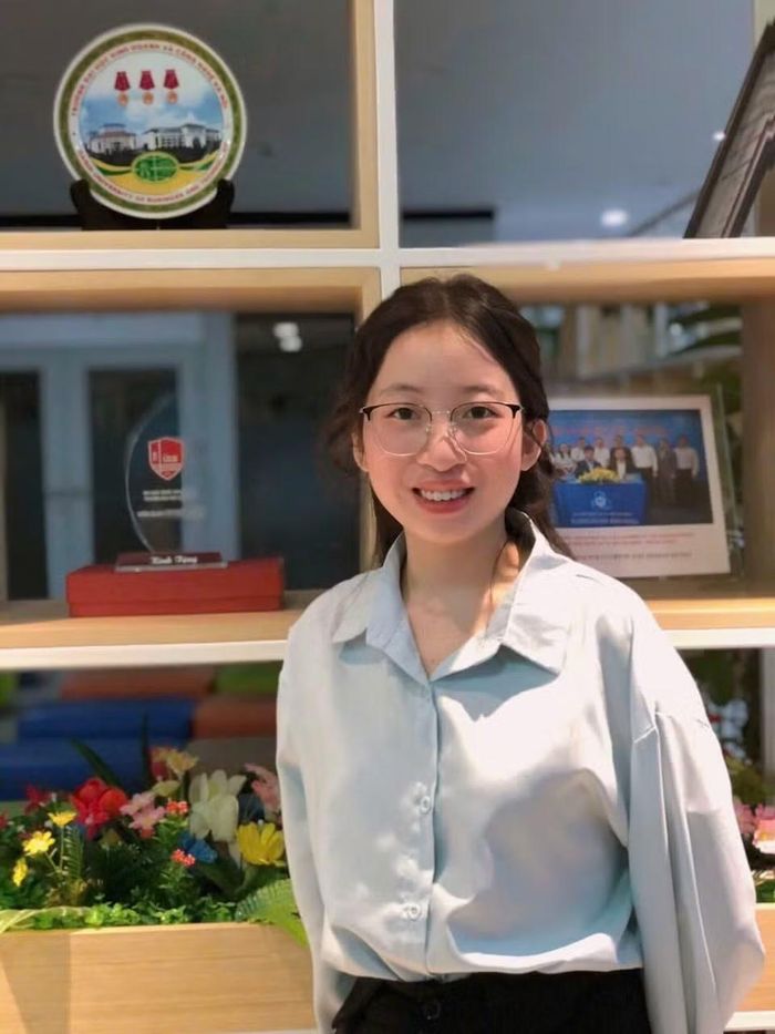 Phương Ngân cho rằng bước ra khỏi vùng an toàn là cách để mở rộng giới hạn và trưởng thành hơn mỗi ngày.