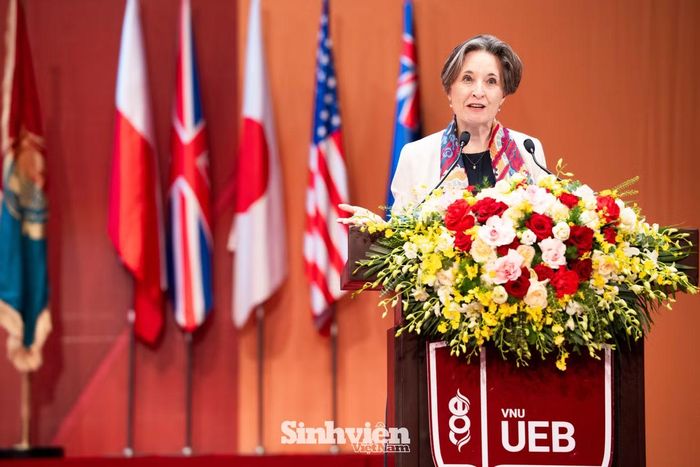 Bà Joanna Skoczek - Đại sứ Đặc mệnh toàn quyền Cộng hòa Ba Lan tại Việt Nam phát biểu tại buổi lễ.