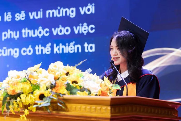 Nguyễn Thị Lan Anh phát biểu tại buổi lễ.