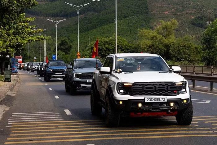 Ngày hội bán tải Việt Nam 2026 có sự tham gia của 350 xe bán tải và khoảng 1.000 thành viên, sự kiện tiếp tục khẳng định sức sống của cộng đồng xe bán tải Việt Nam được xây dựng bởi chính những người sử dụng xe.