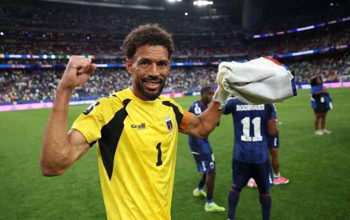 Người gác đền 40 tuổi gia nhập Colo-Colo sau thời gian ngắn rơi vào cảnh thất nghiệp. Ảnh: Getty Images.