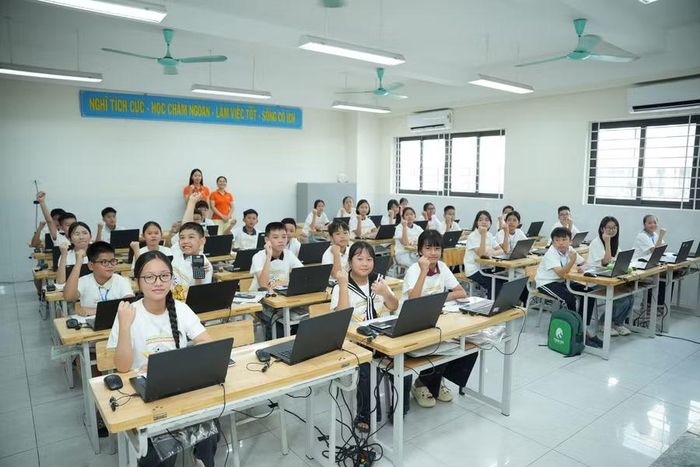 Thí sinh tham gia thi đấu tại điểm thi miền Bắc.